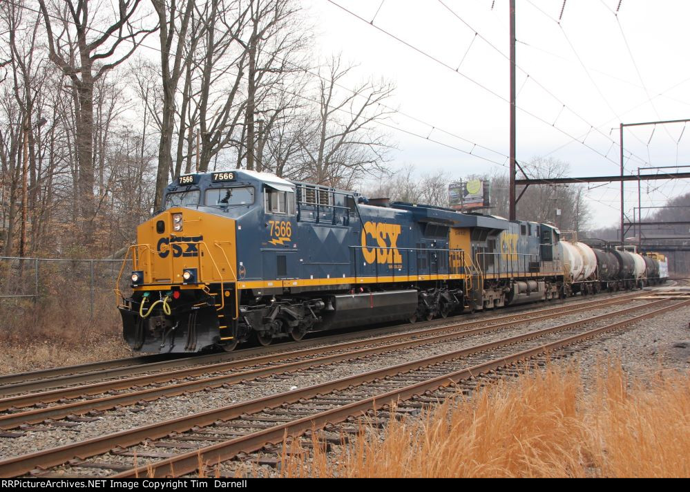 CSX 7566 leads M404